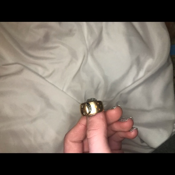 Gold ring - Picture 3 of 3